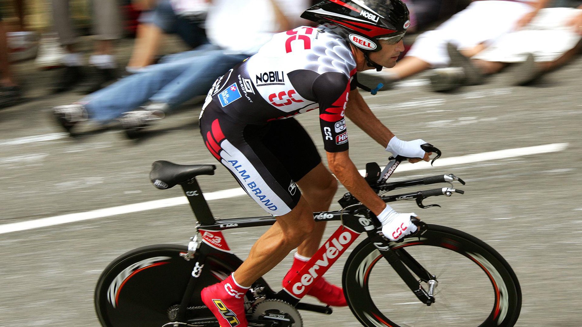 TheShy迎来三赛季出色发挥，MAD观众热烈欢呼！全场沸腾不已