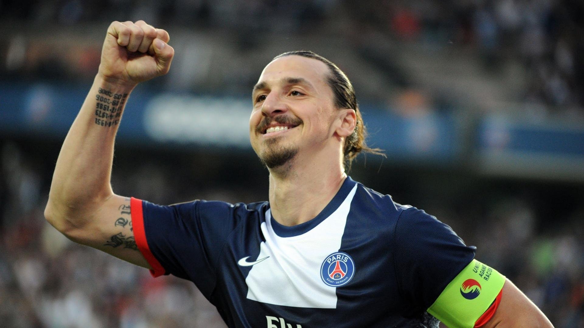 萨拉赫在雄鹿比赛中战术调整，重返赛场引发热议！比赛高潮迭起